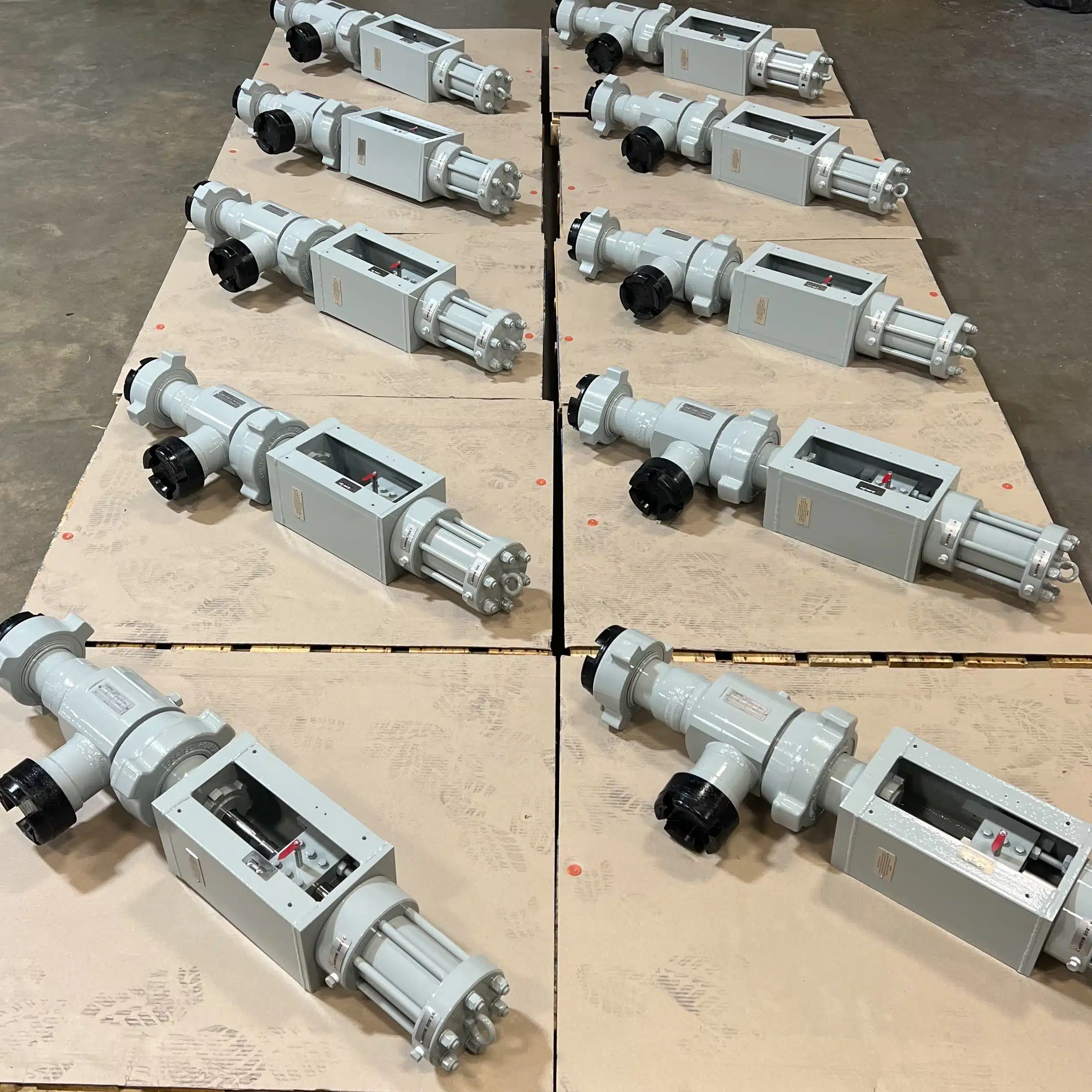 CORTEC Model NHM2 Choke with the CORTEC OEM double acting piston hydraulic actuator